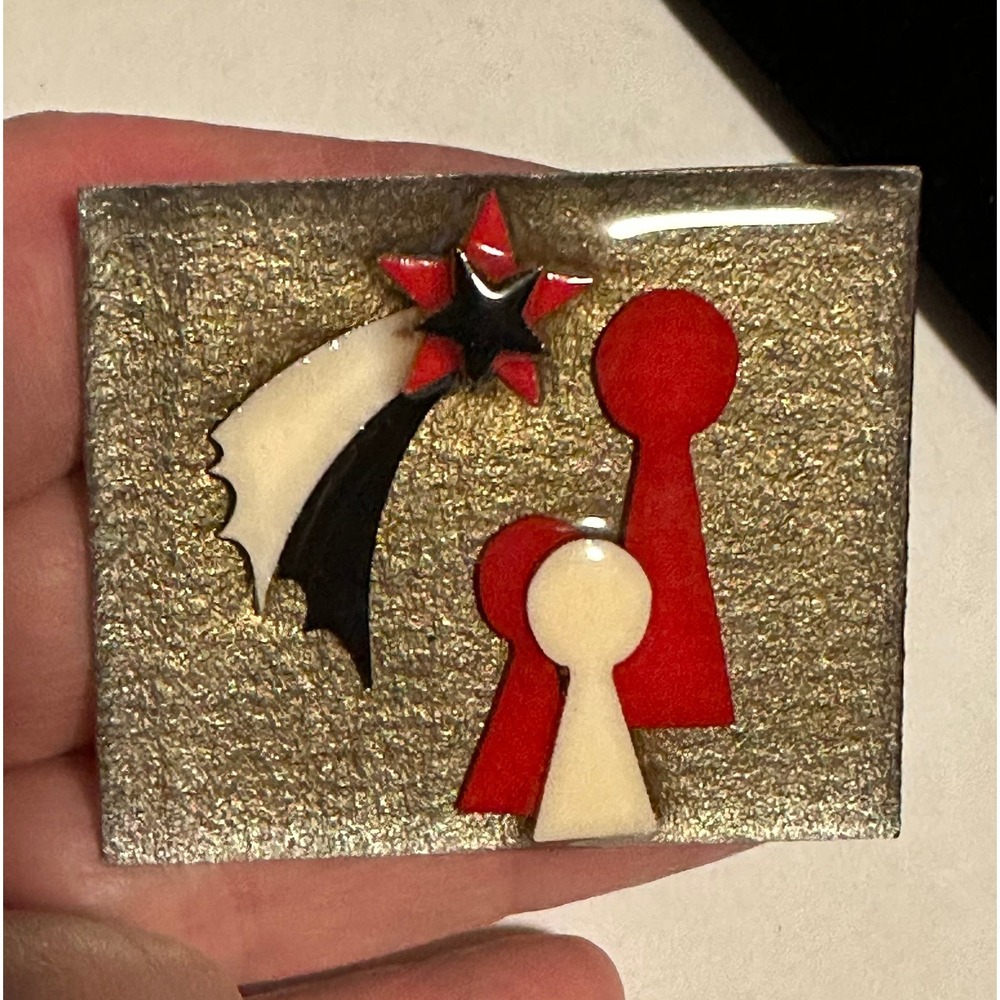 People Pin by Lucinda 3 people, Shooting Star Gold Red White